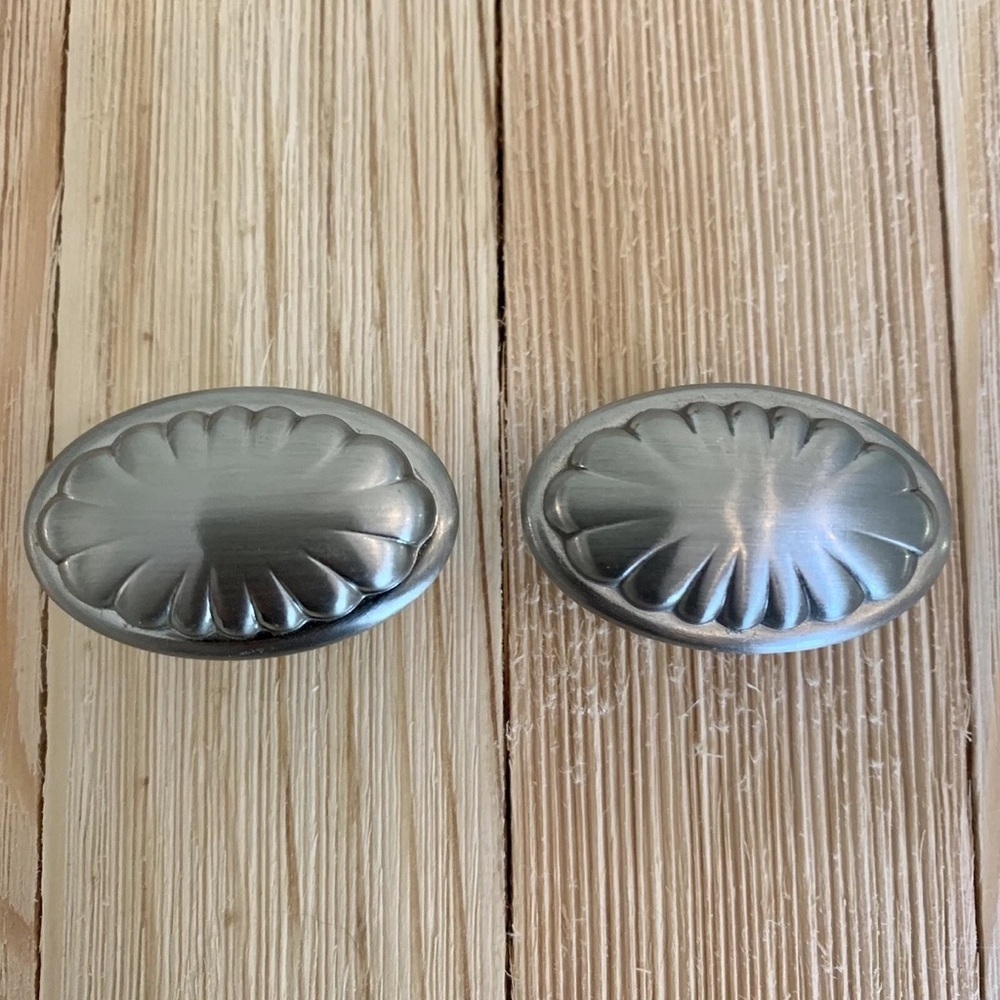 Set of 2 Satin Nickel Oval Shell Knob Cabinet Pulls Flower Drawer Knobs Hardware